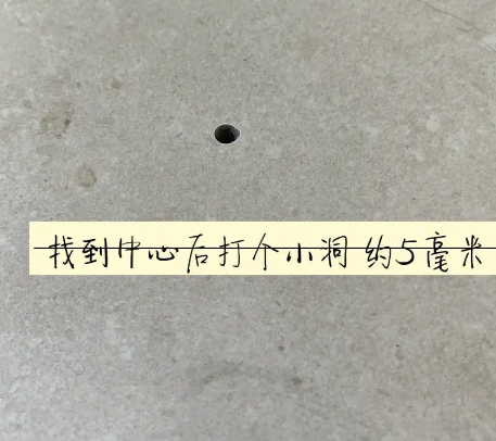 大东瓷砖空鼓维修公司专业解答在瓷砖铺贴过程中，如果砂料搅拌不均匀，将会带来以下问题